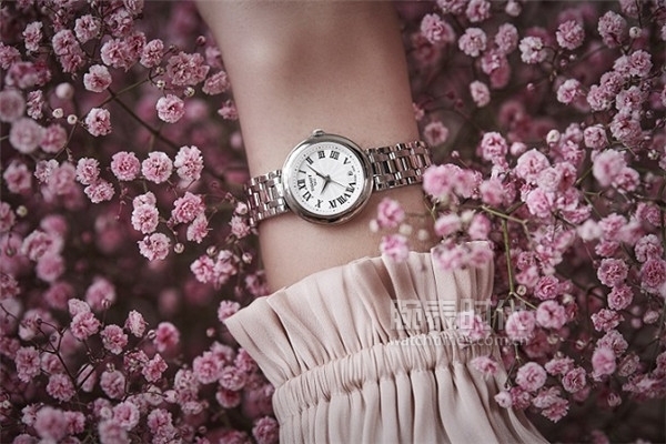 天梭小美人系列产品石英款手表 与时尚女性一起闪亮发亮