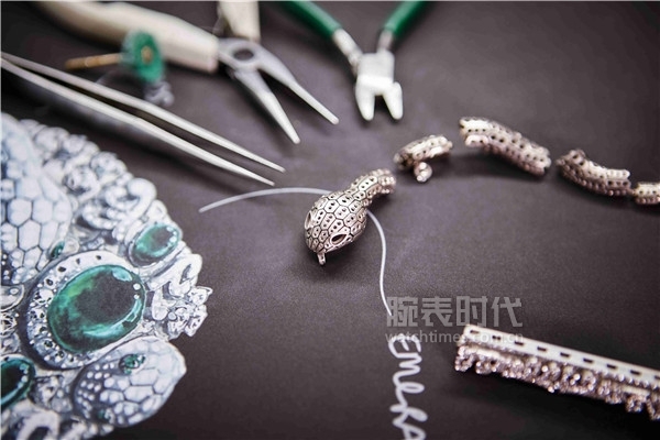 3_宝格丽Serpenti Misteriosi Baroque Pearls高级珠宝神秘腕表创作过程