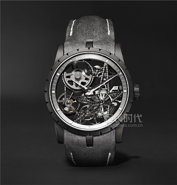 Excalibur 42自动上链镂空黑色DLC涂层钛合金腕表