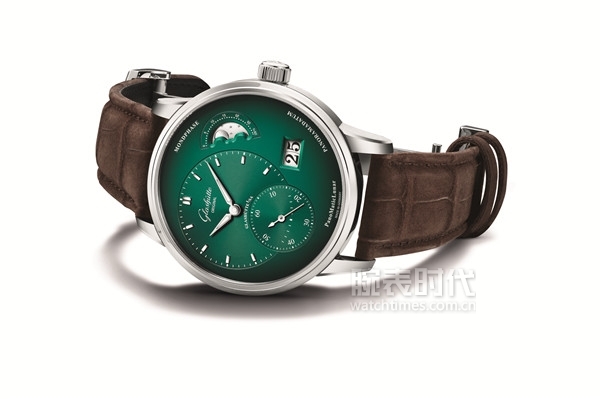 格拉苏蒂 Pano 偏心系列产品手表再添墨绿色表盘