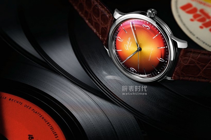 遇上披头士：格拉苏蒂原创设计六零年代标示系列产品手表