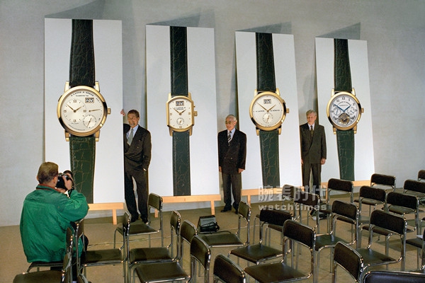 钟表经典著作《朗格——来源于萨克森的精致钟表》汉化版盛大游戏公布