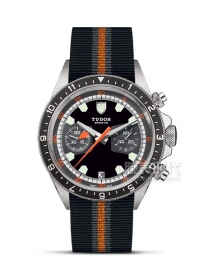 帝舵 Heritage多功能時(shí)計(jì)款